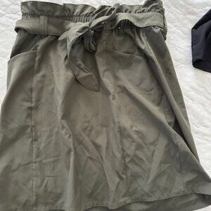 Mondetta Army Green Skirt – Casual & Barely Worn